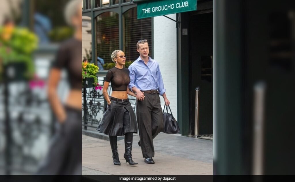 Amid Dating Rumours, Doja Cat And Joseph Quinn Pictured Walking Hand-In-Hand FilmyMeet