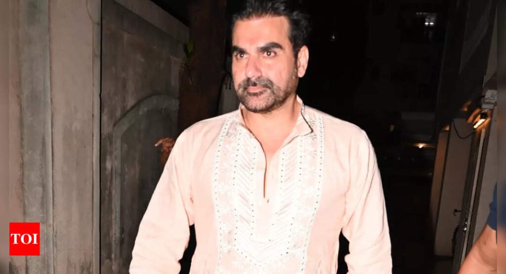 Arbaaz Khan attends Malaika Arora's father Anil Mehta's prayer meet - Pics | Hindi Movie News Filmymeet