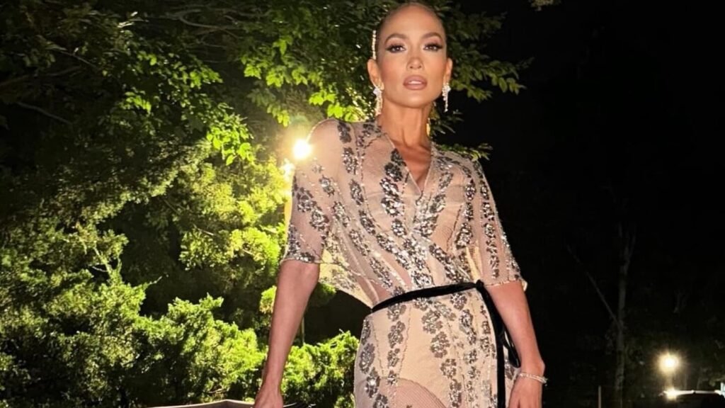 Jennifer Lopez looks to reinvent her image amid divorce from Ben Affleck | Hollywood FilmyMeet