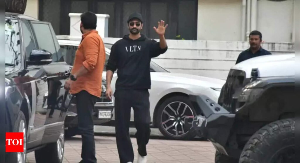 Vicky Kaushal visits Sanjay Leela Bhasali’s office ahead of ‘Love and War’, spotted in trimmed beard with a moustache | Filmymeet