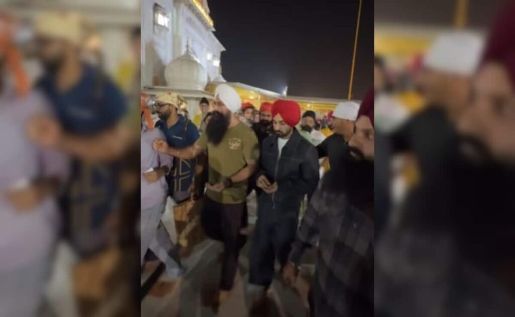 Diljit Dosanjh Seeks Blessings At Bangla Sahib Gurudwara Ahead Of Dil-Luminati Concert In Delhi FilmyMeet