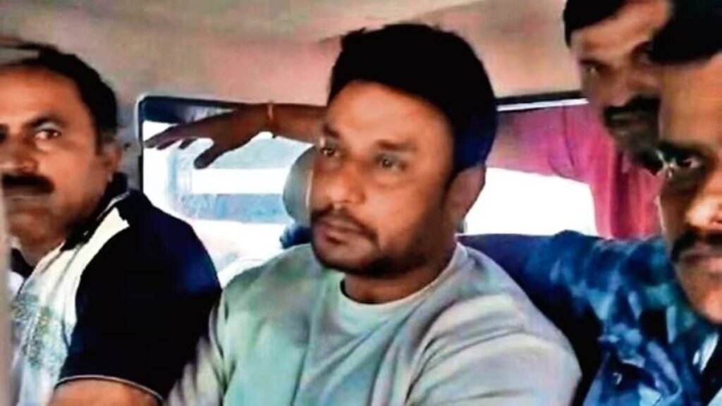 Actor Darshan walks out of Ballari prison after securing interim bail from Karnataka HC – India TV FilmyMeet