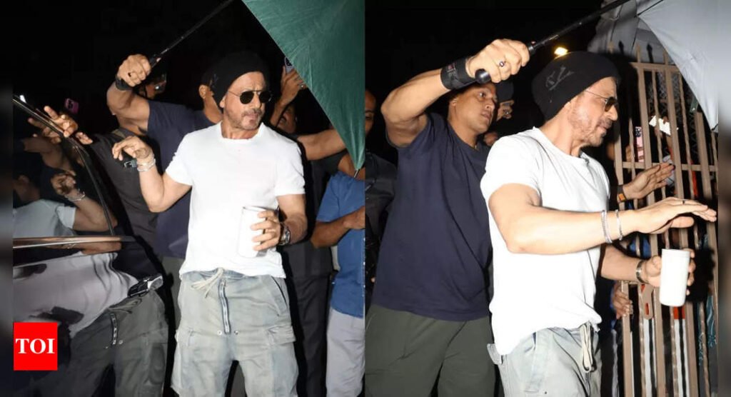 Shah Rukh Khan covers his new hairdo with a black beanie as paparazzi spot him outside a dubbing studio in Mumbai Filmymeet