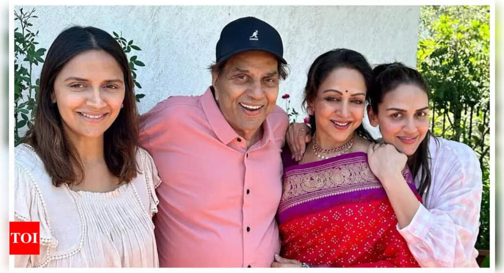 When Hema Malini revealed that Dharmendra likes to see daughters Ahana and Esha Deol in salwar-kameez: '... he is very particular' | Filmymeet